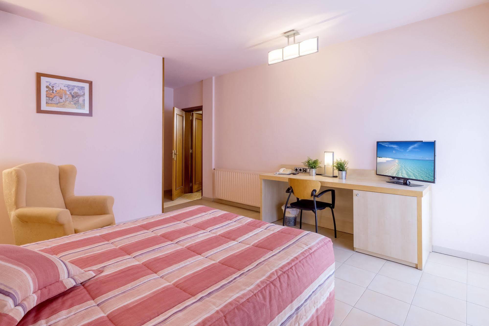 Hotel Sausa 3*